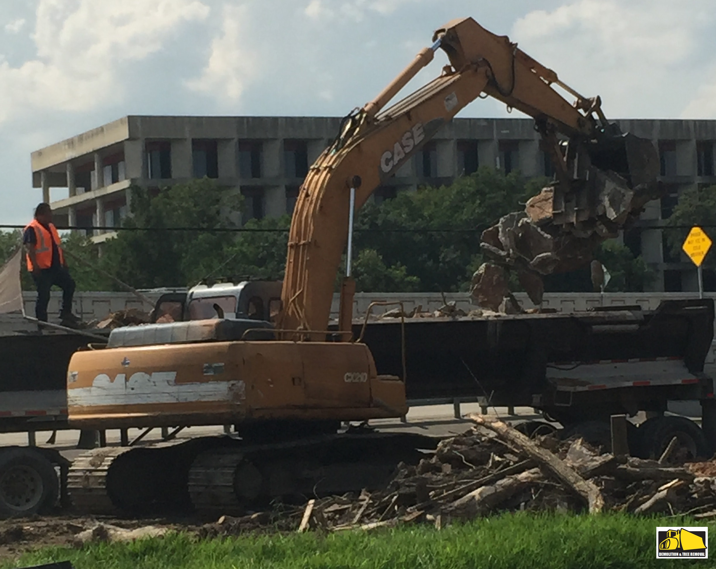 DEMOLITION COMPANY HOUSTON - LOT CLEARING SERVICES HOUSTON - Houston Tree & Demolition Services